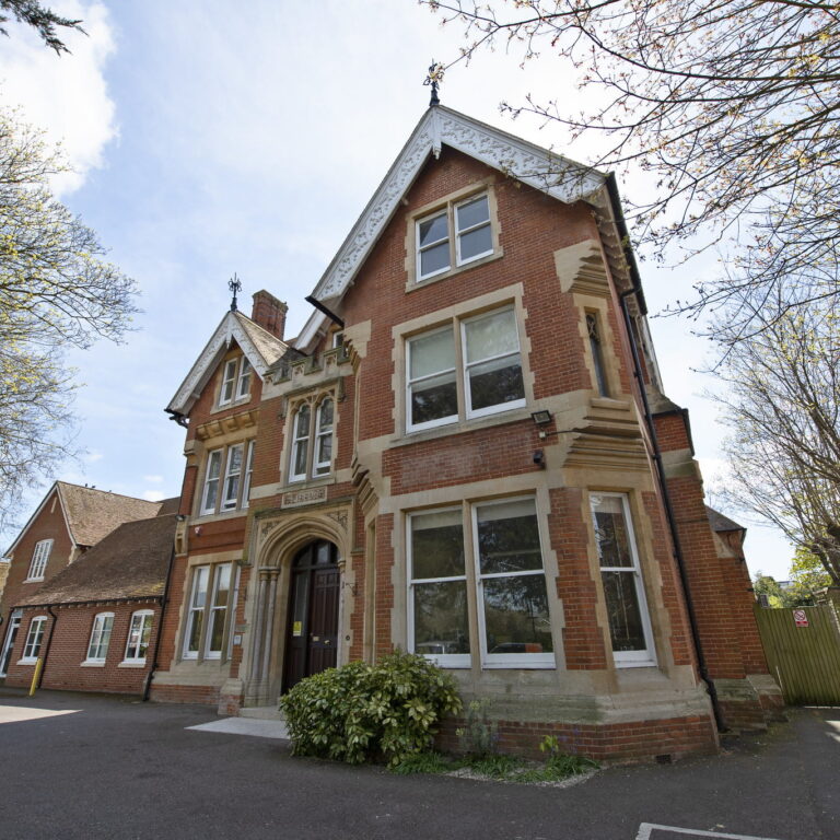 THE WORTHGATE SCHOOL THE WORTHGATE SCHOOL