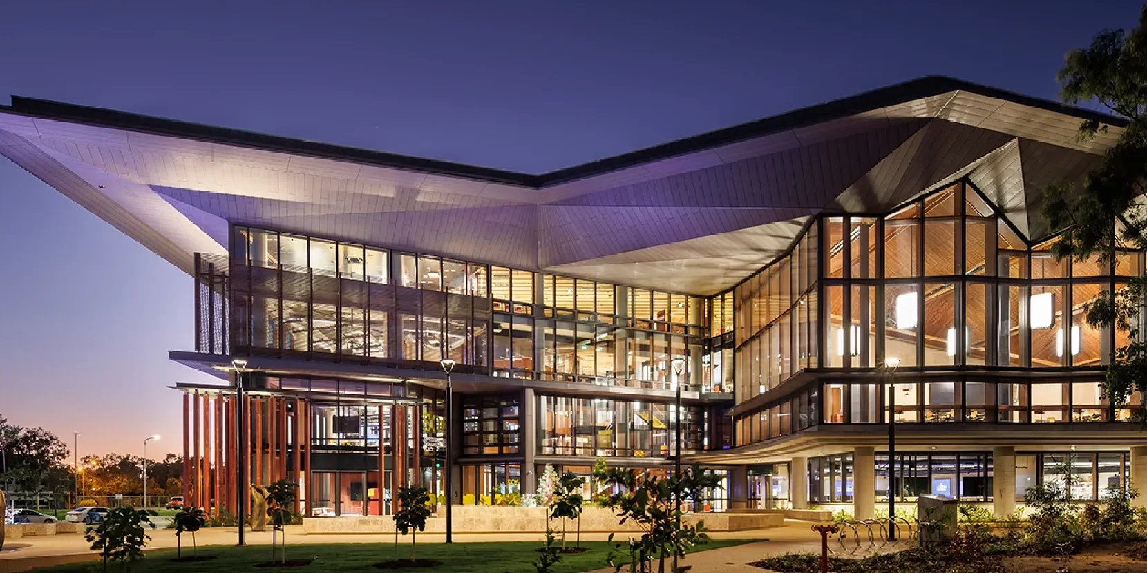 JAMES COOK UNIVERSITY BRISBANE (JCUB)