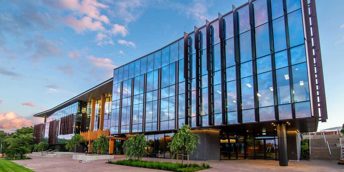 MASSEY UNIVERSITY MASSEY UNIVERSITY