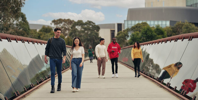 DEAKIN COLLEGE
