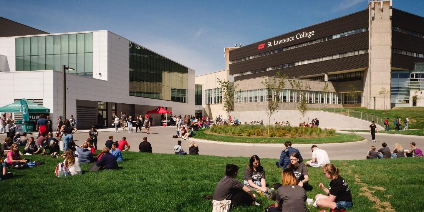ST LAWRENCE COLLEGE (SLC)